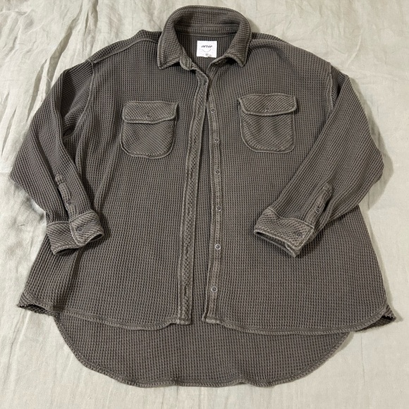 Button up - Picture 5 of 5